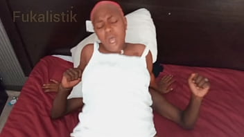 Pembantu Berhijab Yang Bergairah Suka Menyelinap Diam-diam