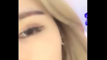 Yoki, Gadis Tionghoa Cantik, Menggoda Dengan Mainan Dildo Di Kamera