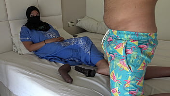 Suami Inggris Mengundang Pria Untuk Meniduri Istrinya Yang Arab Mesir