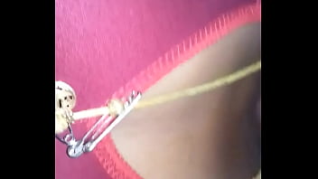 Gairah Membara, Bibi Desi Menggoda Teman Suami Dengan Rayuan Mesra