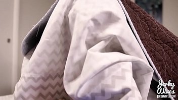 Ibu Tiri Yang Kesepian Menginginkan Batang Muda Milikku – Cory Chase