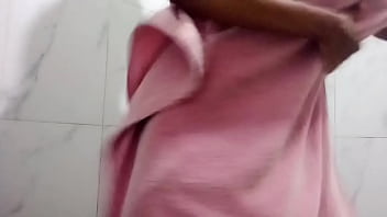Video Panas Remaja India Desi Memamerkan Payudara Dan Memeknya Di Dalam Ruangan 04