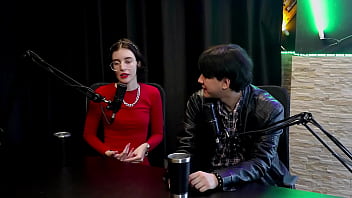 Curtia Se Exibir Bem Novinha, A Pandemia Empurrou Mulheres Pro Pornô, Ela Contou Pra Mãe, E Quando Vendeu O Primeiro Nude… – Yastrixx & Dixon (assista Em: Sheer/red)