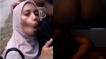 Gadis Berjilbab Mengulum Di Luar Kamar, Bercinta Di Kostan
