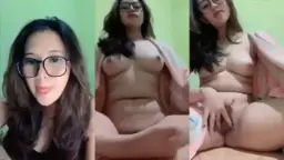 Si Cantik Renata Live Dengan Payudara Mulus Menggoda