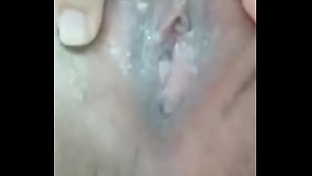 Gadis 19 Tahun Perawan Tampilkan Memek Ketatnya