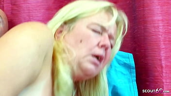 Anak Tiri Berpenis Besar Menangkap Ibu Tiri Yang Matang Dan Menggoda Untuk Seks Kasar