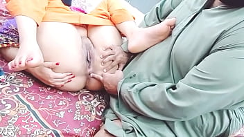 Istri Pakistan Bayar Tagihan Bulanan Pakai Lubang Pantatnya – Bicara Seks Panas Dengan Audio Hindi Jernih