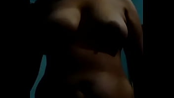 Bhabhi Desi Menggoda Di Depan Kamera Dengan Penuh Gairah