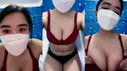 Cacylaca Remas Payudara Host Mango Room Di Balik Pintu Terkunci