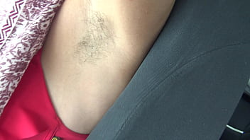 Wisatawan Bernafsu Menggaet Ibu Matang Turki Dengan Ketiak Berbulu Di Izmir, Turki.