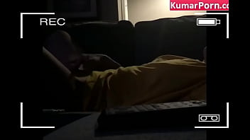 Gadis Tiongkok Terekam Kamera Saat Bercinta Dengan Diri Sendiri