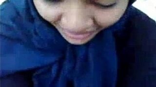 Gadis Dhaka Panas Menjilati Kontol Pacar Dalam Video Mms Asal Bangladesh