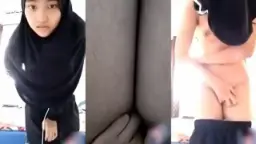 Gadis Kecil Berhijab Hitam Aisyah Yang Menggoda