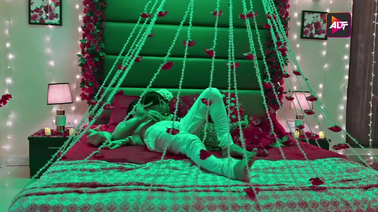 Malam Panas Sang Ratu 2024: Adegan Terseksi Di Episode 3 Seri Web Dewasa Hindi