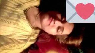 Pamer Tubuh Seksi Di Video Call Untuk Pacar