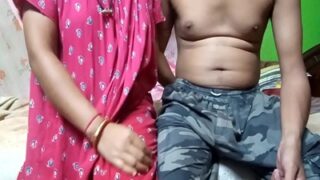 Pelayan Menggila, Meniduri Nyonya Jalang Dalam Video Mesum Tante