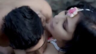 Prajurit Dan Ratu Bercinta Liar Di Pinggir Sungai