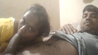 Rekaman Mesum: Bhabhi Menggoda Dengan Mulut Menggairahkan