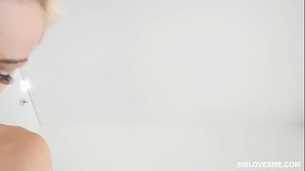 Gadis Pirang Ketat Elsa Jean Ditusuk Habis-habisan Oleh Kontol Gendut Yang Besar