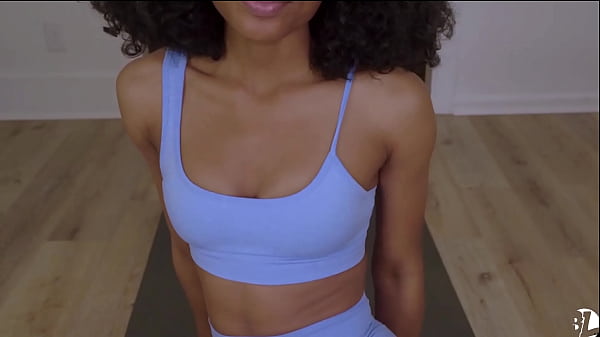 Mengajari Ibu Tirimu Gerakan Intim Yang Menggoda