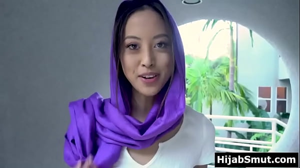 Gadis Muslimah Genit Tak Henti Membayangkan Nafsu Ranjang Yang Membara