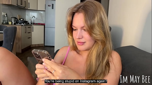 Menggila Dengan Pacarku Saat Ibunya Ada Di Kamar Sebelah