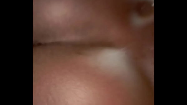 Kekasih Kakak Tiriku Menggoda Dengan Keringatnya Yang Menggiurkan