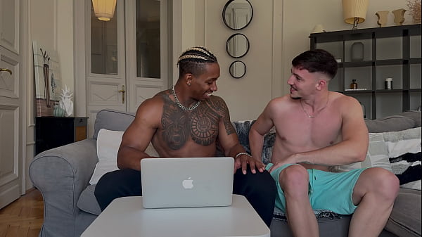 Memanggil Pelacur Rusia Dan Mengisi Kedua Lubangnya Sekaligus – Kinuski