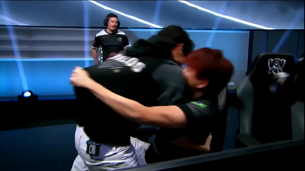 Tim Brasil Menggila Dengan 5 Pria Tiongkok Yang Panas