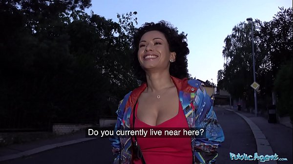 Agen Publik Rusia Stacy Bloom Dengan Bulu Kemaluan Lebat Ditiduri Di Alam Terbuka