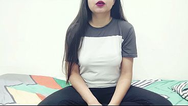 Gerakan Pinggulmu Yang Menggoda Membuat Kakak Tirimu Tergoda Untuk Menceraikan Pacarnya.