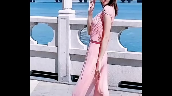 雪儿性感曲线大赏，火辣身材尽显诱惑