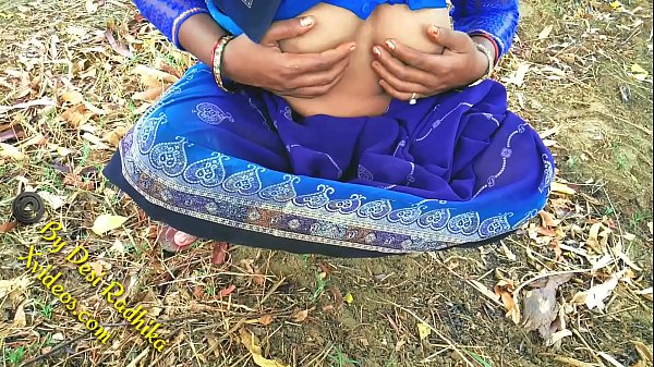 Gadis Desa India Dengan Bulu Kemaluan Alami Beraksi Di Alam Terbuka, Radhika Si Desi