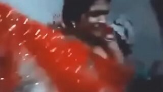 Gadis Baru Menikah Ngentot Mantan Pacarnya Dalam Adegan Panas Ala Desi