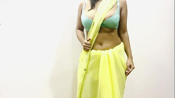Bokep India – Bhabhi Montok Sange Pakai Sari Kuning Menggoda
