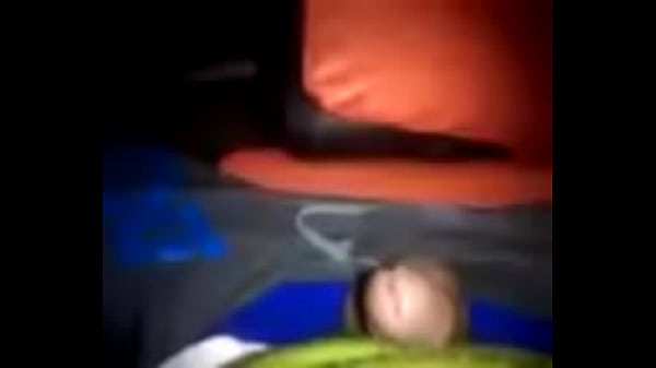 Dekapan Liar Di Sofa Dengan Gadis India