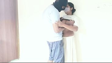 Adik Tiriku Yang Seksi Mendambakan Penis Besar Mengisi Vaginanya Yang Sempit