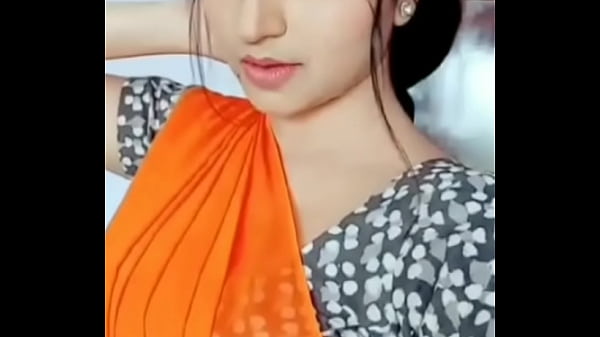 Tubuh Seksi Bergoyang Di Tamil