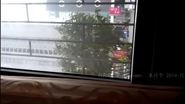 浩哥在饭桌上把闺蜜给上了