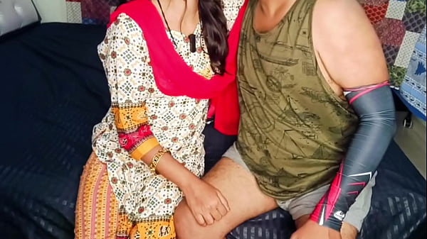 Mami Ko Paisa Kamane Ka Sexy Tarika Bataya Aur Phir Uske Bhanje Ne Uski Chudaai Ki