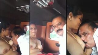 Politikus Karnataka Beraksi Di Mobil, Jilat Payudara Di Tempat Terbuka