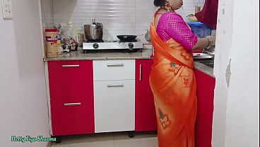 Bokep India Bhabhi Mesum Di Dapur, Digencet Kontol Gede