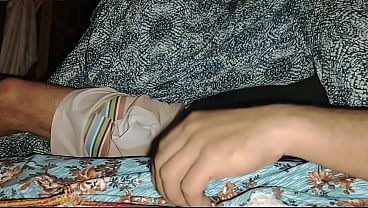 Malam Ini, Ibu Tiri Meri Kasih Nikmat Gila, Jari Dalam Memeknya Sampai Basah Kuyup.