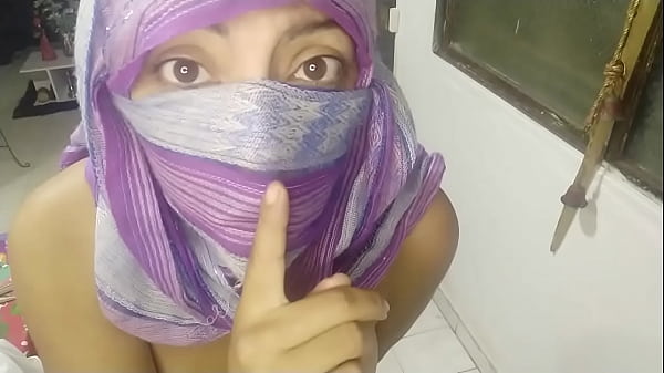 Milf Berhijab Niqab Arab Muslim Mengocok Memek Basah Sampai Muncrat Di Live Webcam