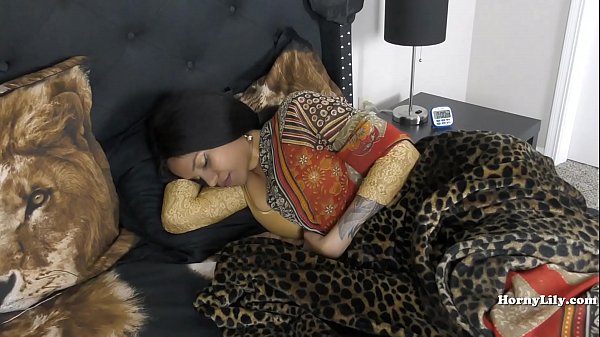 Anak Tiri Tak Bisa Puas, Jadi Ibunya Yang Menggantikan