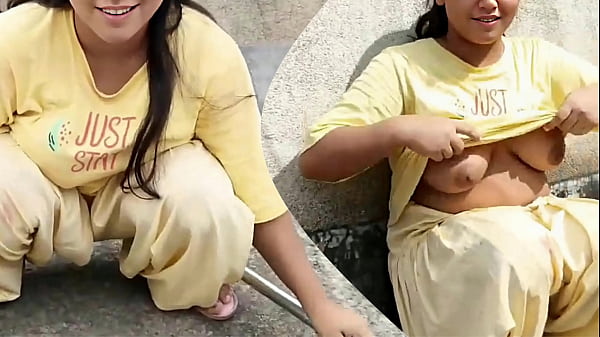 गर्मजवान भाभी के साथ छत पर जंगी रोमांस, देहाती लड़की का बदमाश आउटडोर सेक्स वीडियो