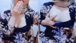 Jilbab Basah, Di Kantor Masih Mainin Tetek Sampe Muncrat.