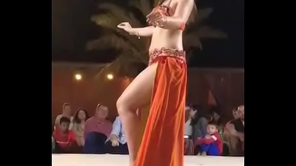 Tarian Desi Bikin Basah, Goyangannya Bikin Crot