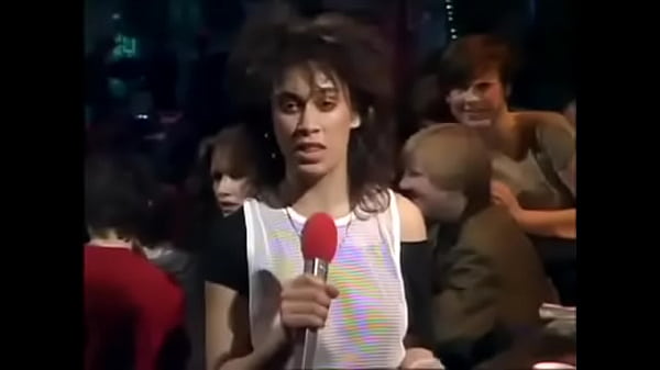 Eurythmics – Manggung 1983, Basah Keringet Sampai Ke Sela-sela